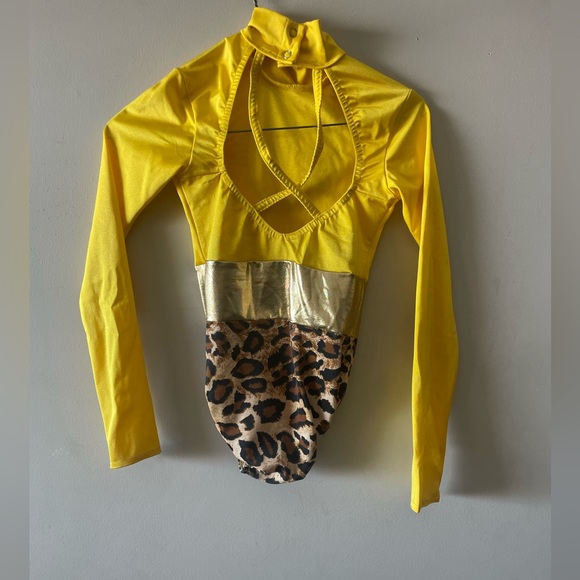 Kelle dance costume.  Medium child - Picture 3 of 3